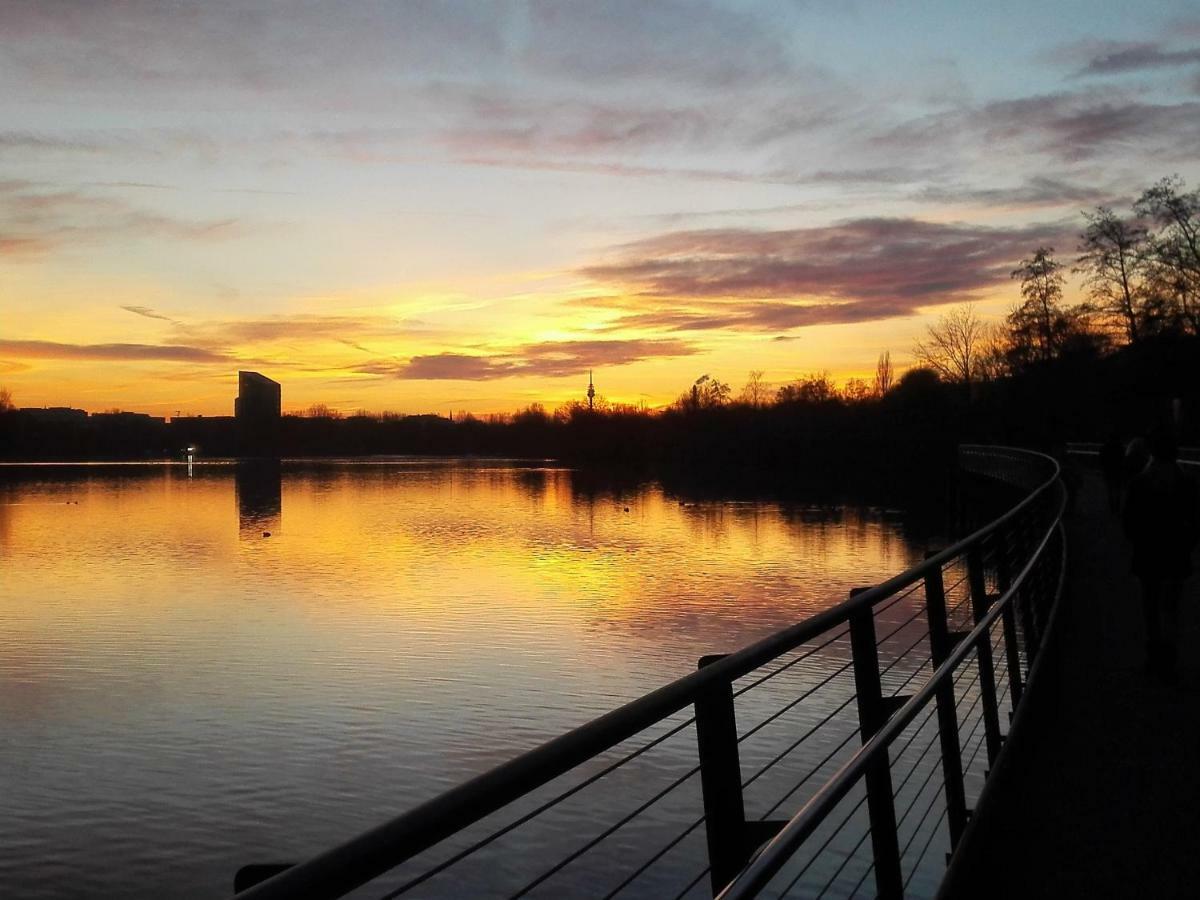 Ruhiges Apt. Direkt Am Naherholungsgebiet Mit Seeblick, Zentrum 5Min, Messe 18Min Nürnberg Exteriör bild